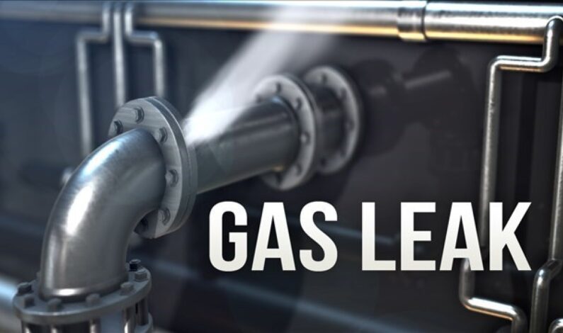 UPDATE: Emergency crews responding gas leak at 1400 block of South Main/1A
